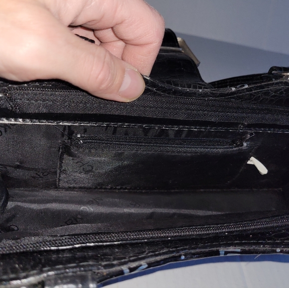 Charkorn Black Magnetic Clasps Handbag Made in Thailand - Picture 10 of 13